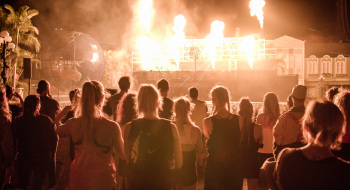 Crowds - Flames - Wide - 1